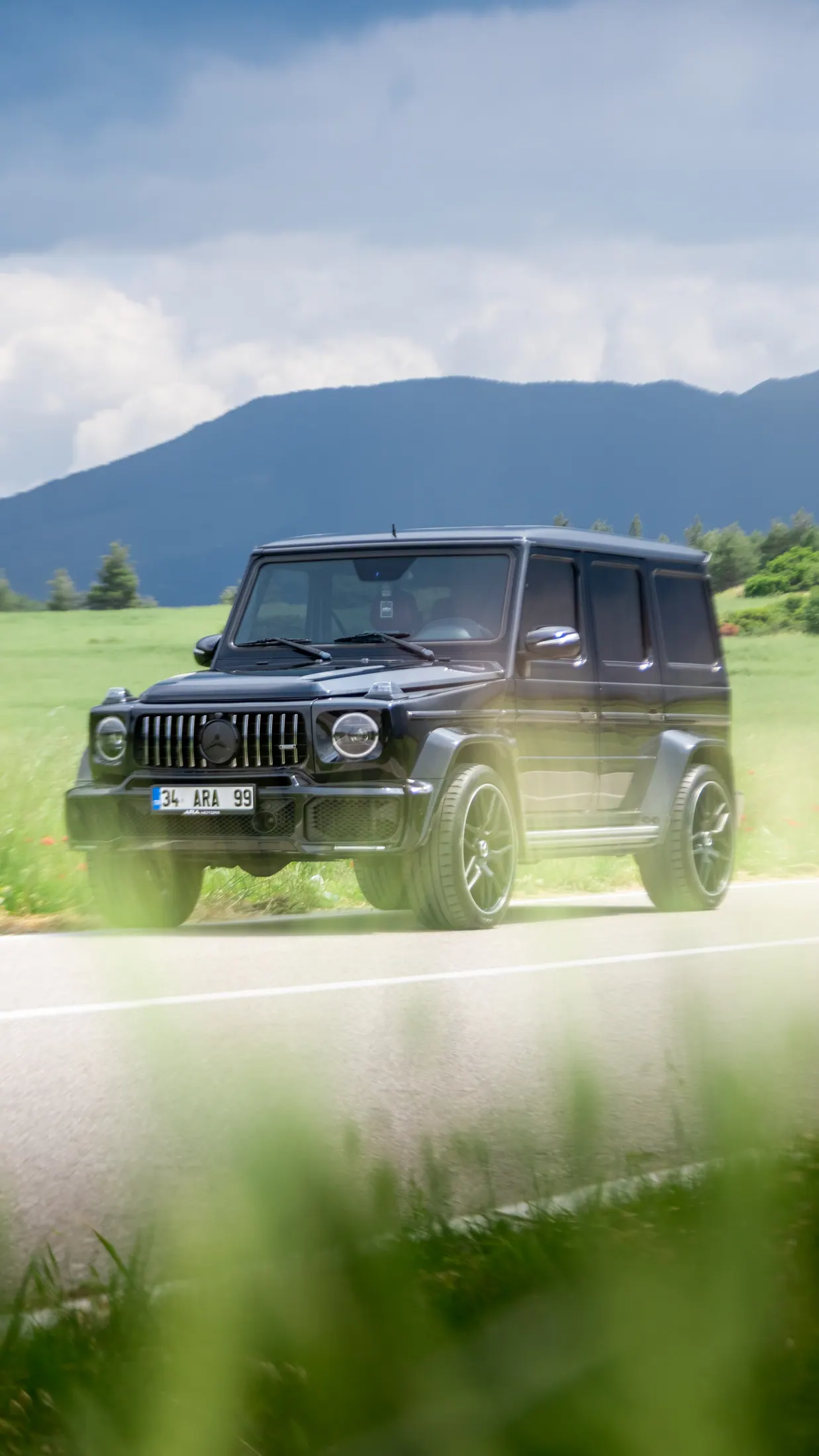 Ara Motors Mercedes G Serisi için dikey sosyal medya otomotiv kadrajı